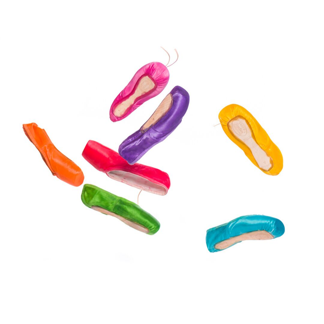 How To Dye Pointe Shoes [May 2021] How To Paint Pointe Shoes [2021